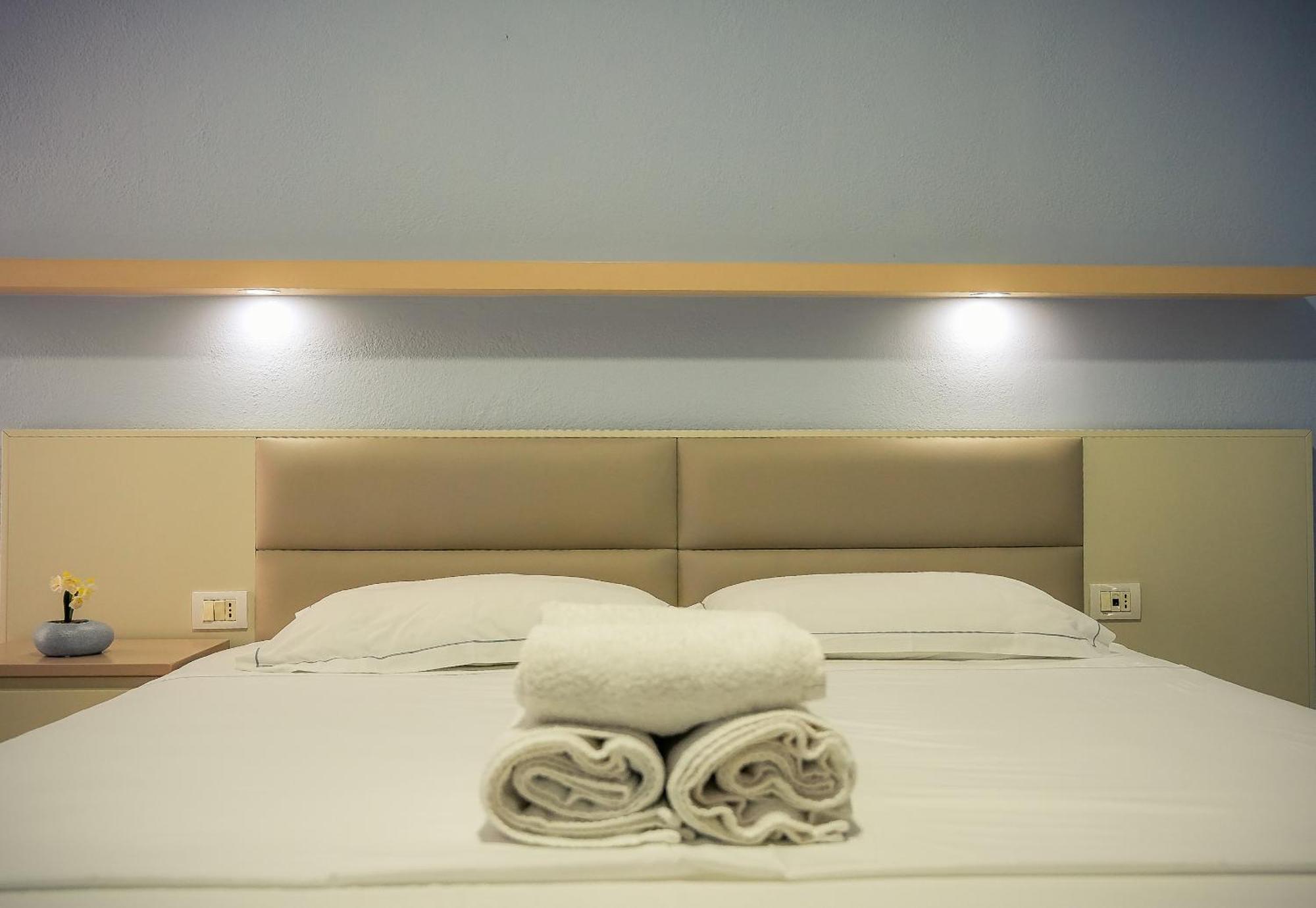 Hotel Andi Durrës Eksteriør bilde